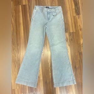 Mid Rise Light Wash Tall Hem '70s Flare Jeans